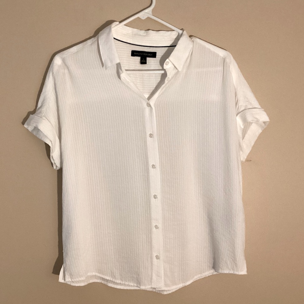 NEW BANANA REPUBLIC ROLL CUFF SHORT SLEEVE VENTED SIDES - WHITE ON WHITE STRIPE